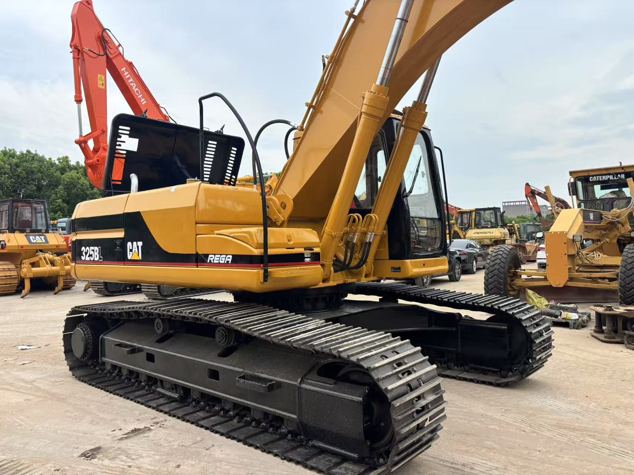 CATERPILLAR 325B - Crawler excavator: picture 5 CATERPILLAR 325B - Crawler excavator: picture 5