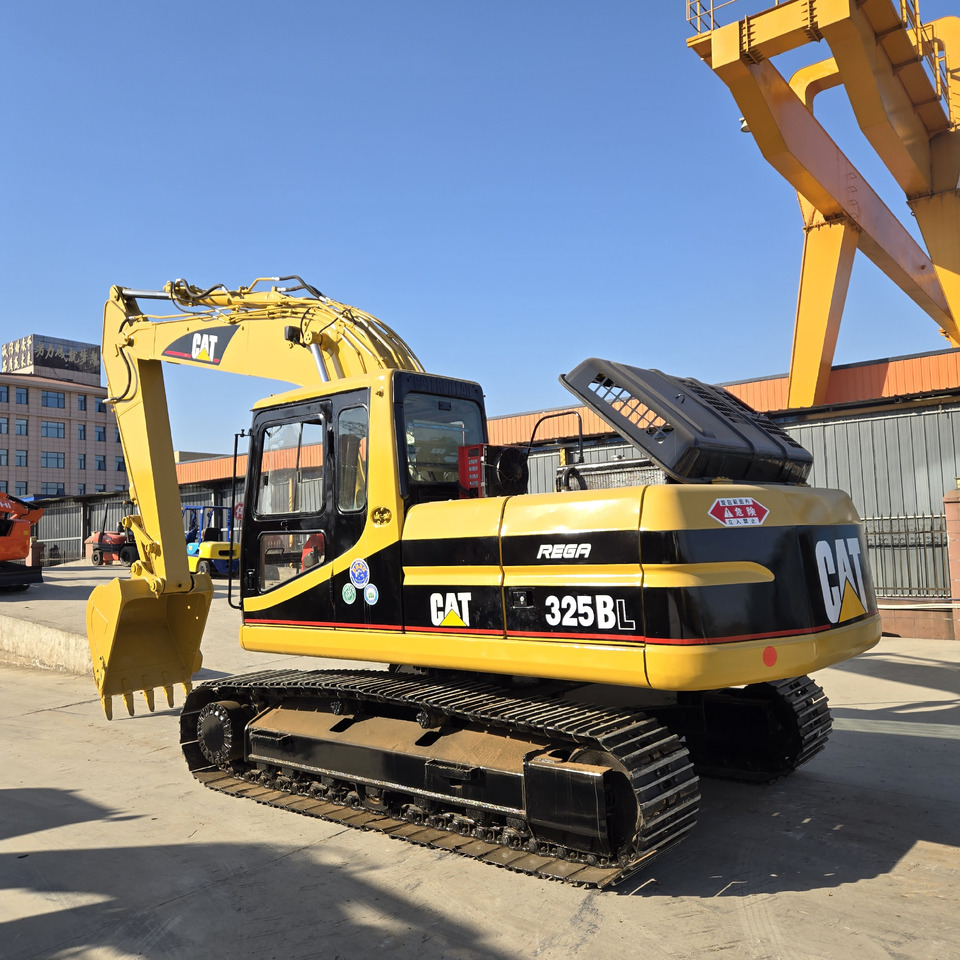 CATERPILLAR 325B - Crawler excavator: picture 2 CATERPILLAR 325B - Crawler excavator: picture 2