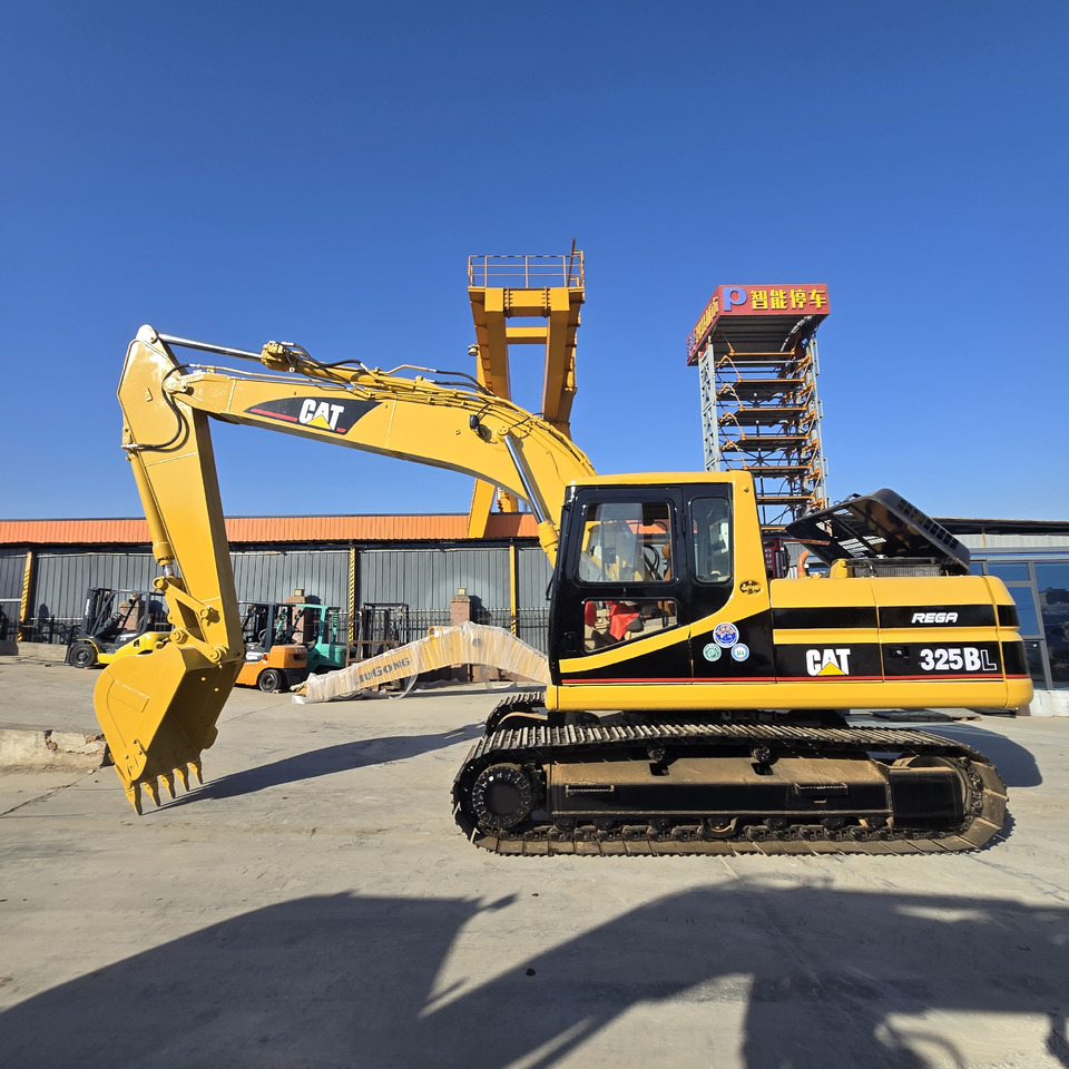 CATERPILLAR 325B - Crawler excavator: picture 1 CATERPILLAR 325B - Crawler excavator: picture 1