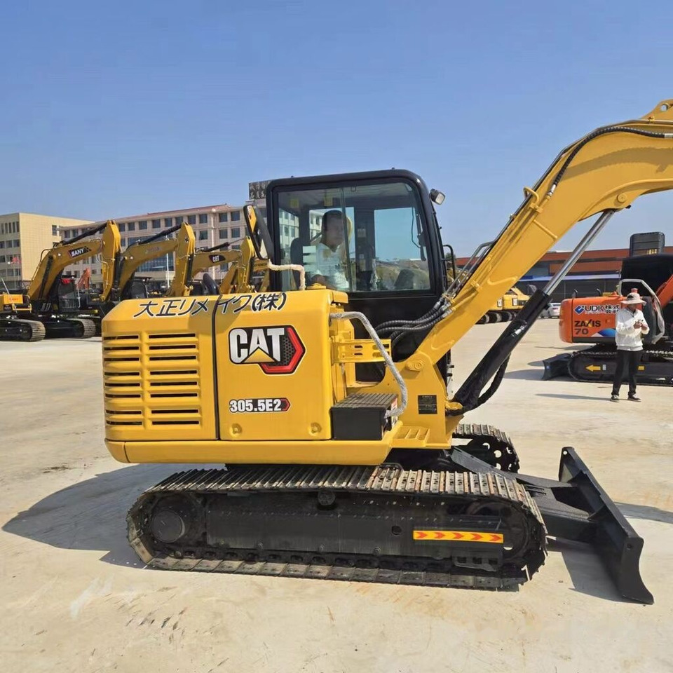 Caterpillar 305.5E2 - Mini excavator: picture 1 Caterpillar 305.5E2 - Mini excavator: picture 1