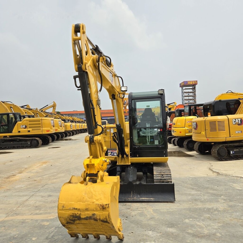 Caterpillar 305.5E2 - Mini excavator: picture 3 Caterpillar 305.5E2 - Mini excavator: picture 3