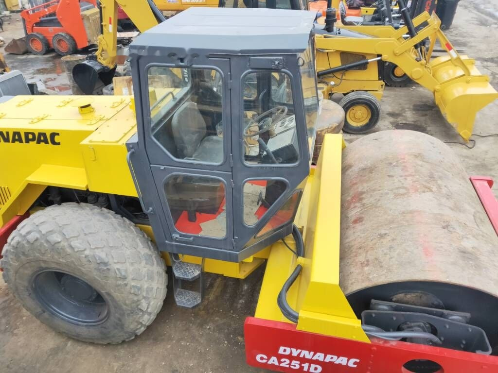 Dynapac CA251D - Compactor: picture 4 Dynapac CA251D - Compactor: picture 4