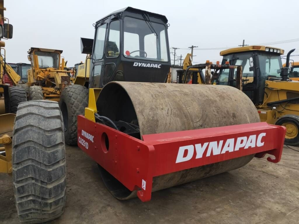 Dynapac CA251D - Compactor: picture 2 Dynapac CA251D - Compactor: picture 2