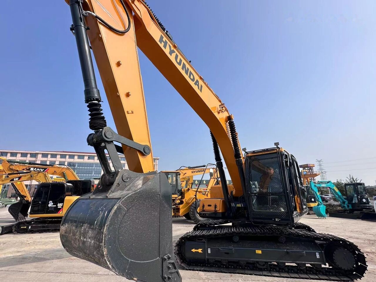 Hyundai R220-9S - Crawler excavator: picture 4 Hyundai R220-9S - Crawler excavator: picture 4