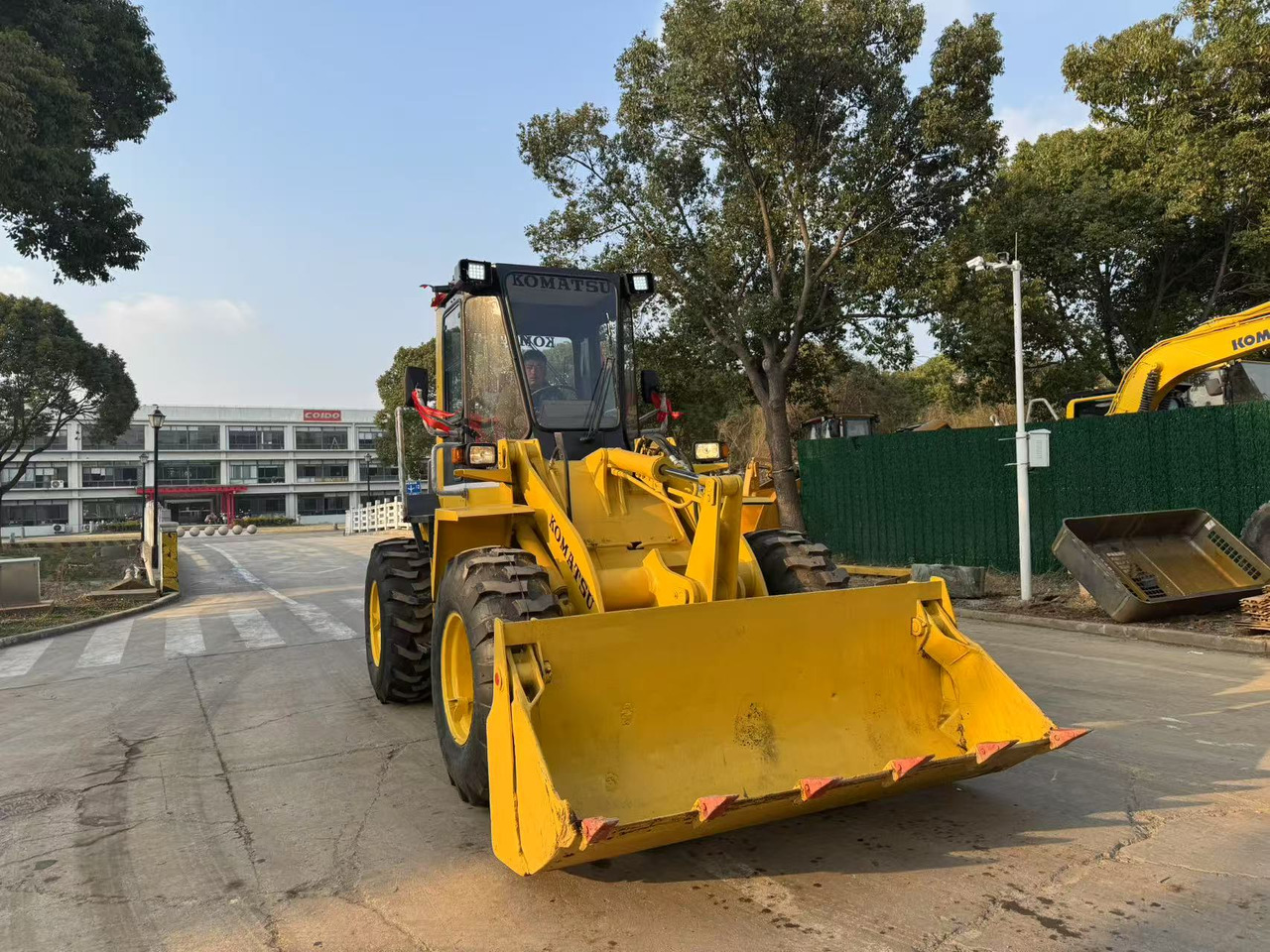 KOMATSU WA100-1 - Wheel loader: picture 4 KOMATSU WA100-1 - Wheel loader: picture 4