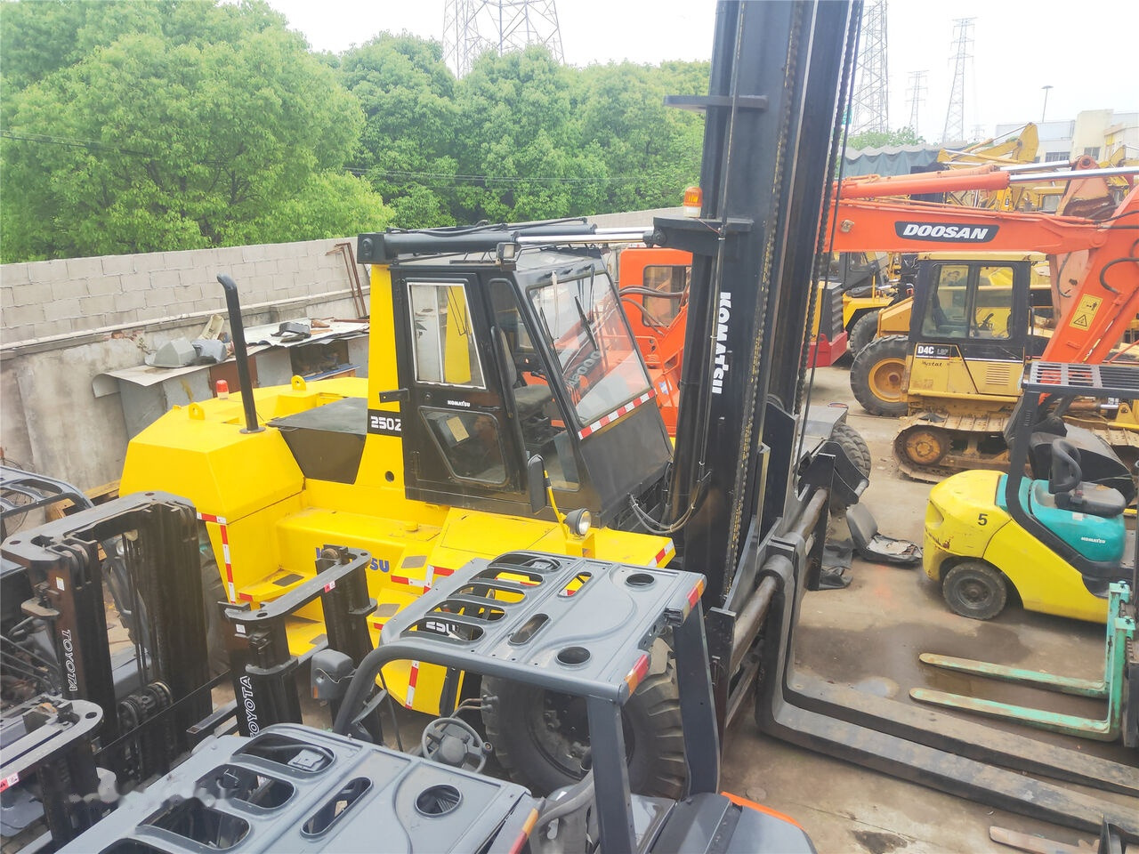 Komatsu FD250 - Diesel forklift: picture 3 Komatsu FD250 - Diesel forklift: picture 3