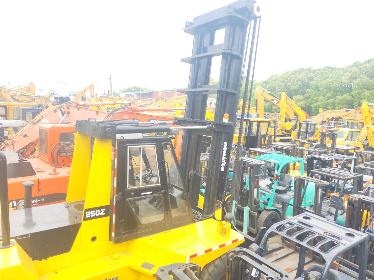 Komatsu FD250 - Diesel forklift: picture 4 Komatsu FD250 - Diesel forklift: picture 4