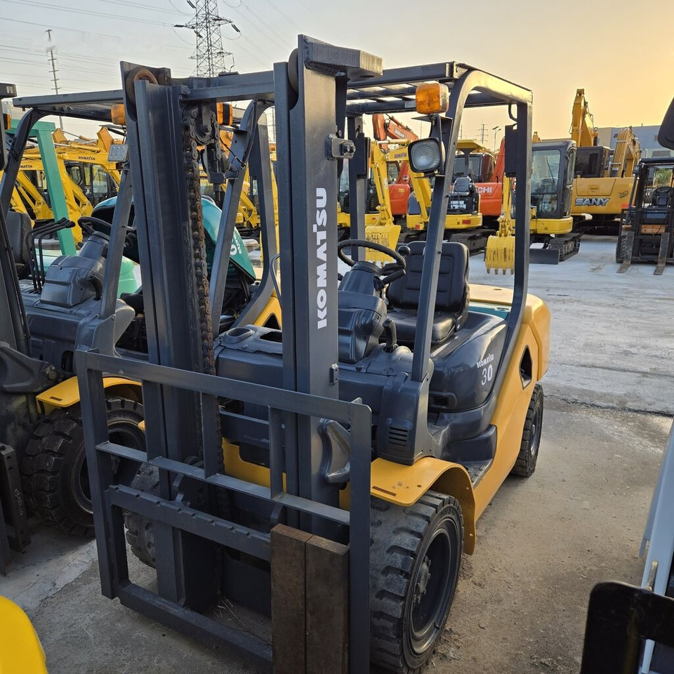 Komatsu FD30 - Diesel forklift: picture 4 Komatsu FD30 - Diesel forklift: picture 4