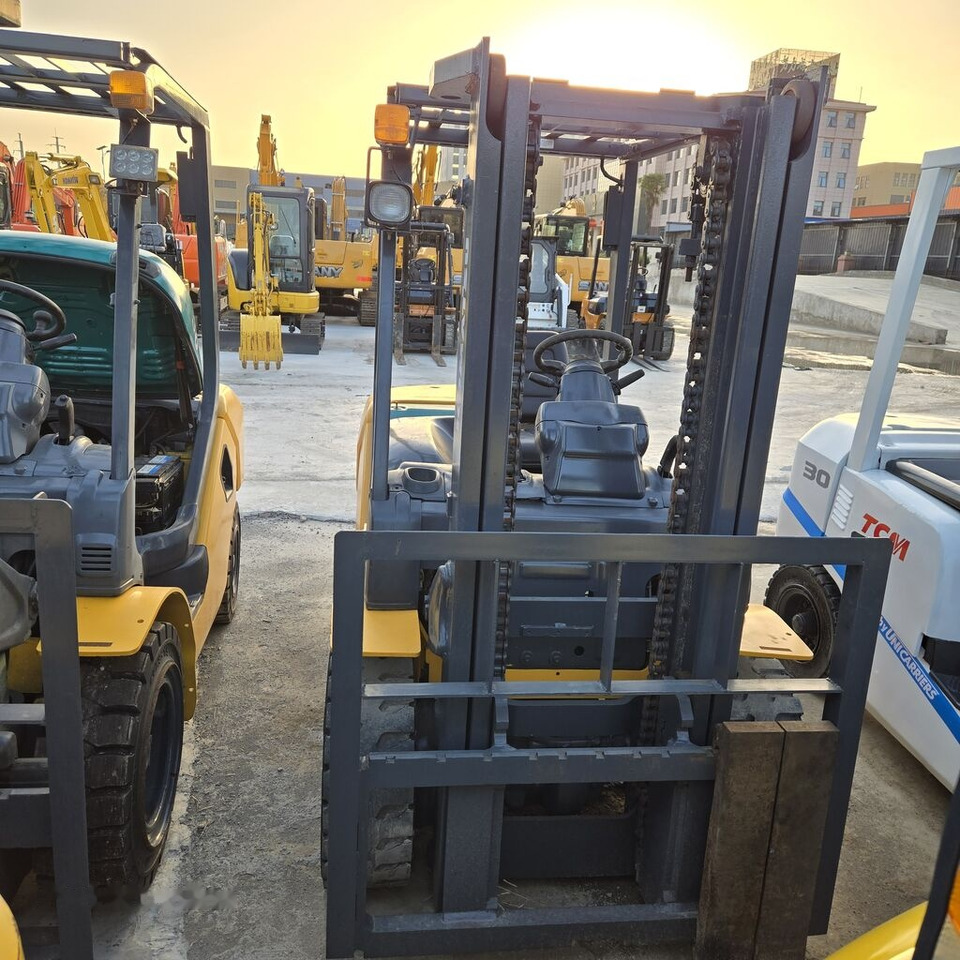 Komatsu FD30 - Diesel forklift: picture 3 Komatsu FD30 - Diesel forklift: picture 3