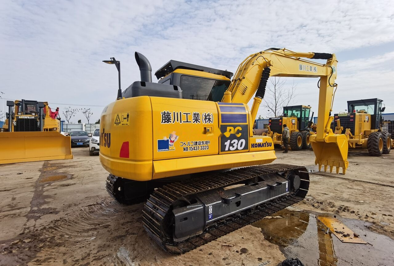 Komatsu PC130 - Crawler excavator: picture 1 Komatsu PC130 - Crawler excavator: picture 1