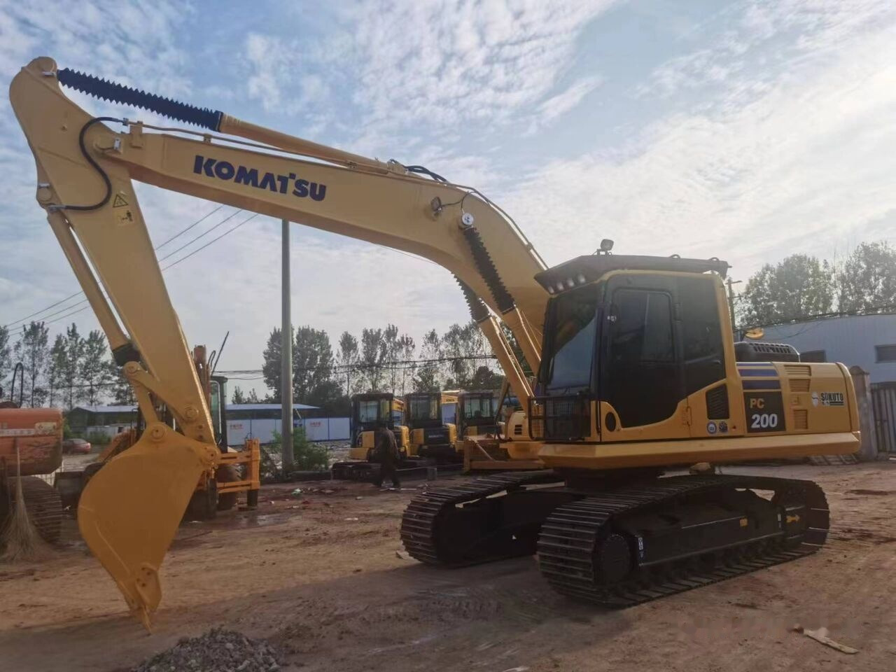 Komatsu PC200-8 - Crawler excavator: picture 2 Komatsu PC200-8 - Crawler excavator: picture 2