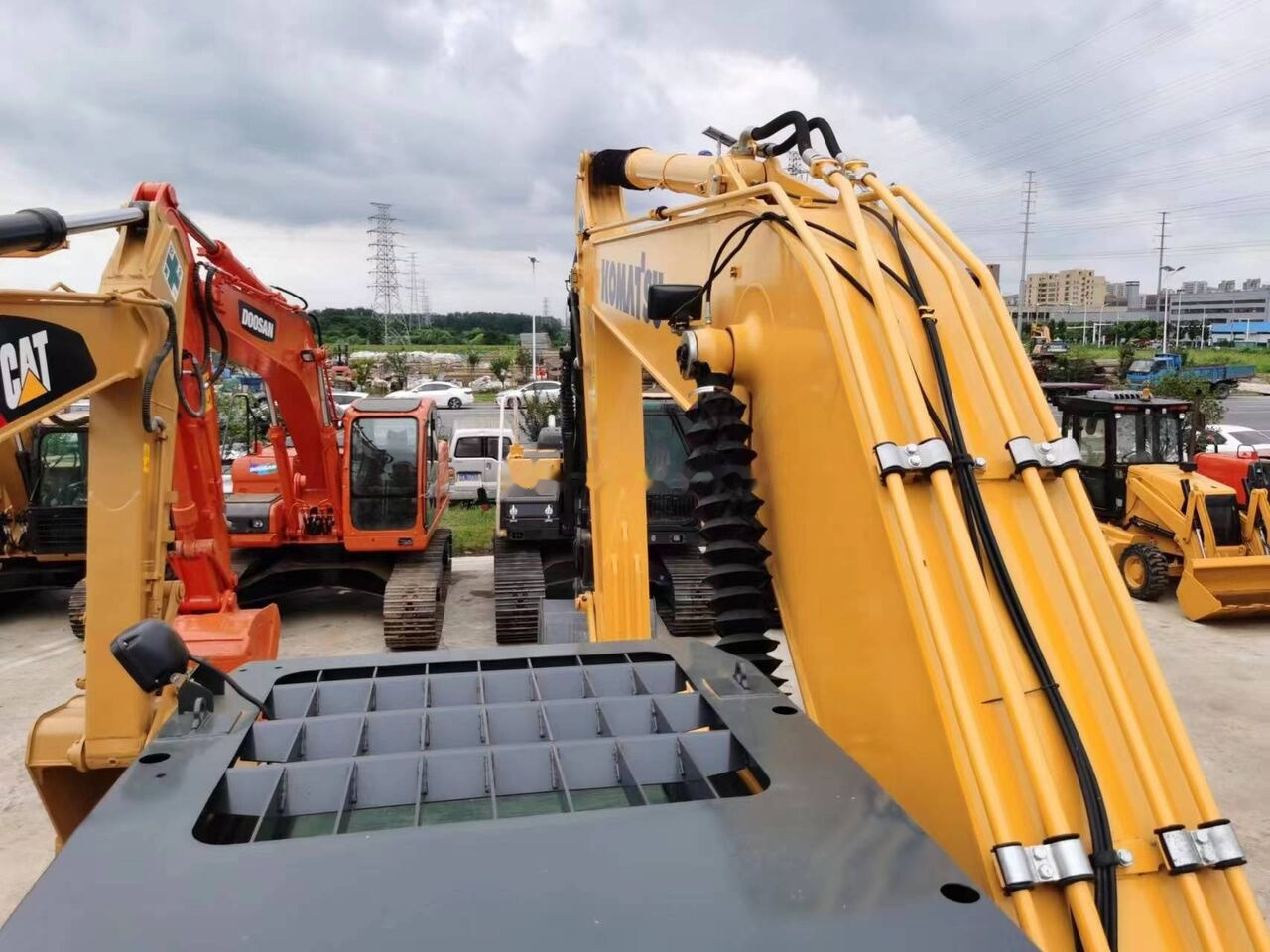 Komatsu PC200-8 - Crawler excavator: picture 5 Komatsu PC200-8 - Crawler excavator: picture 5