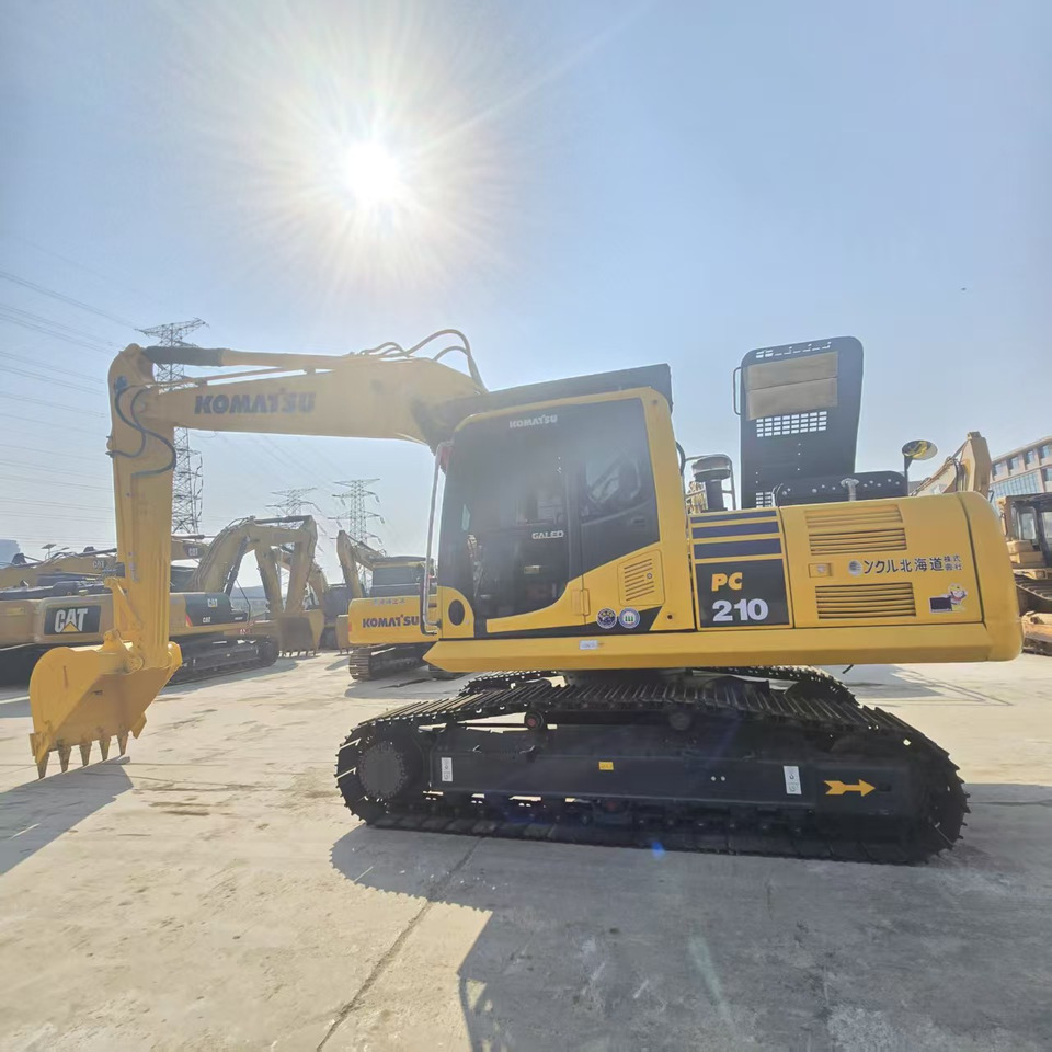 Komatsu PC210-8 - Crawler excavator: picture 4 Komatsu PC210-8 - Crawler excavator: picture 4