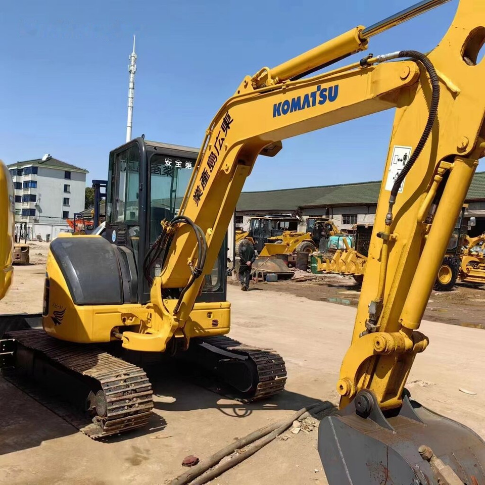Komatsu PC50MR-2 - Mini excavator: picture 3 Komatsu PC50MR-2 - Mini excavator: picture 3