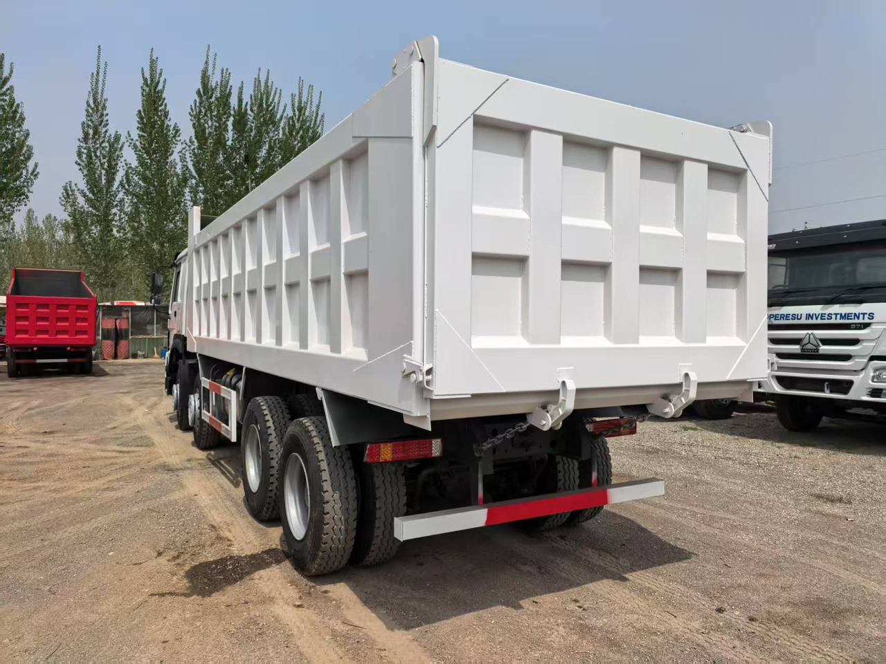 SINOTRUK HOWO 8x4 - Tipper: picture 3 SINOTRUK HOWO 8x4 - Tipper: picture 3