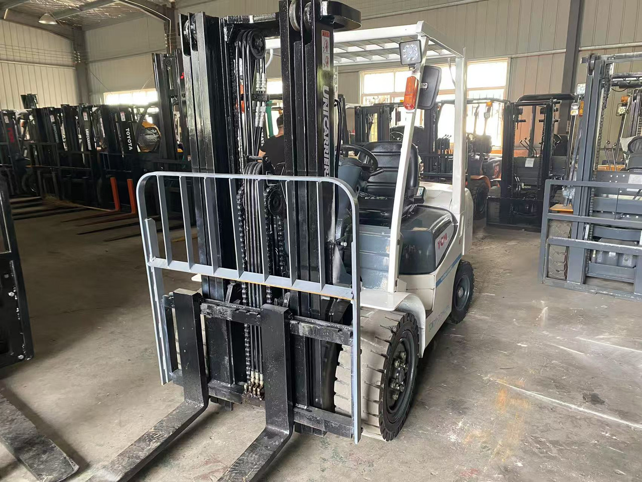 TCM FD30T3C - Diesel forklift: picture 4 TCM FD30T3C - Diesel forklift: picture 4