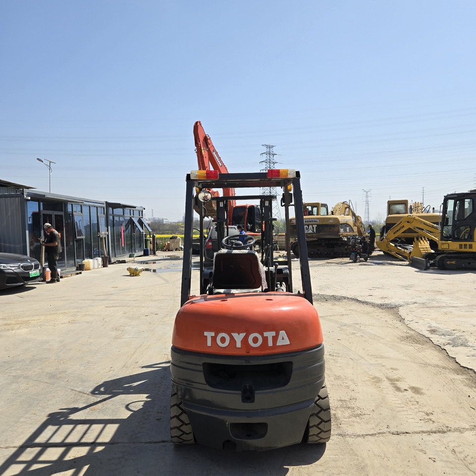 Diesel forklift Toyota FD30: picture 6