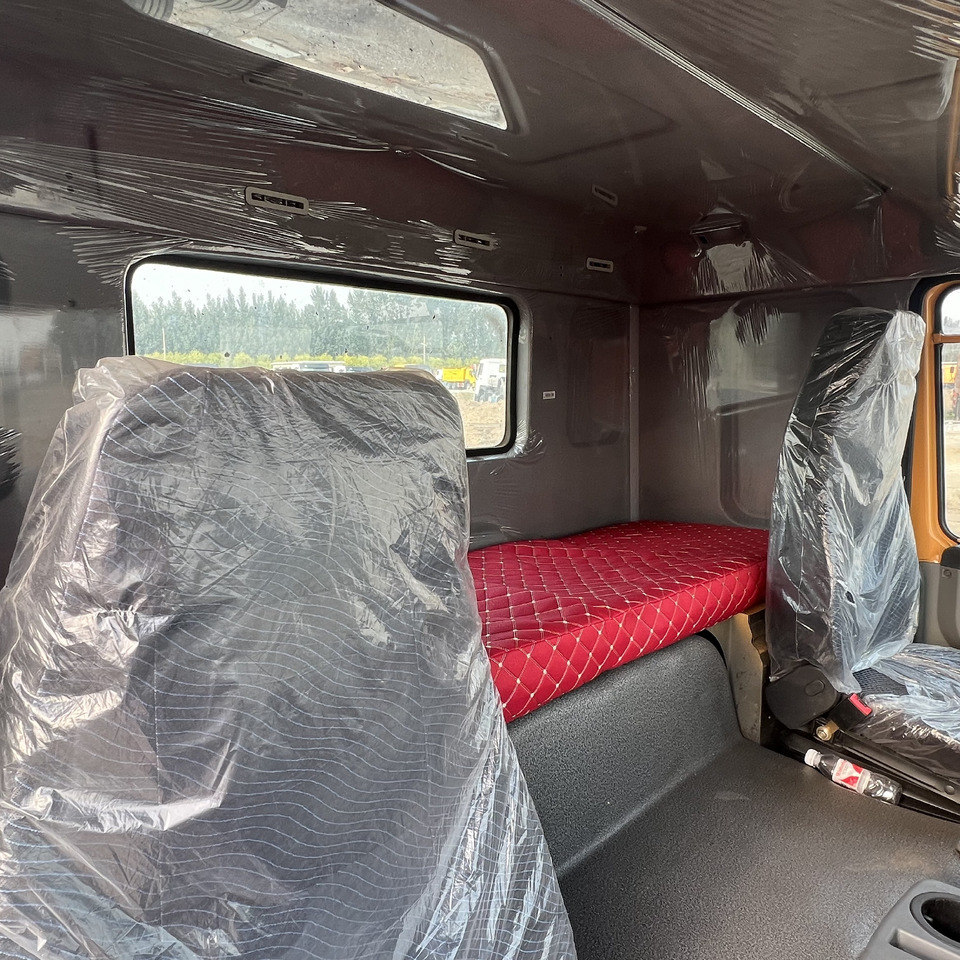 SINOTRUK HOWO - Tractor unit: picture 2 SINOTRUK HOWO - Tractor unit: picture 2