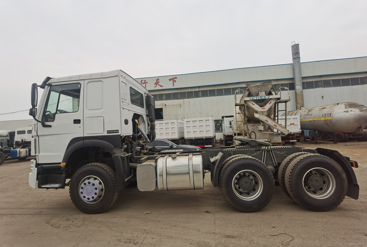 SINOTRUK HOWO trailer head - Tractor unit: picture 5 SINOTRUK HOWO trailer head - Tractor unit: picture 5