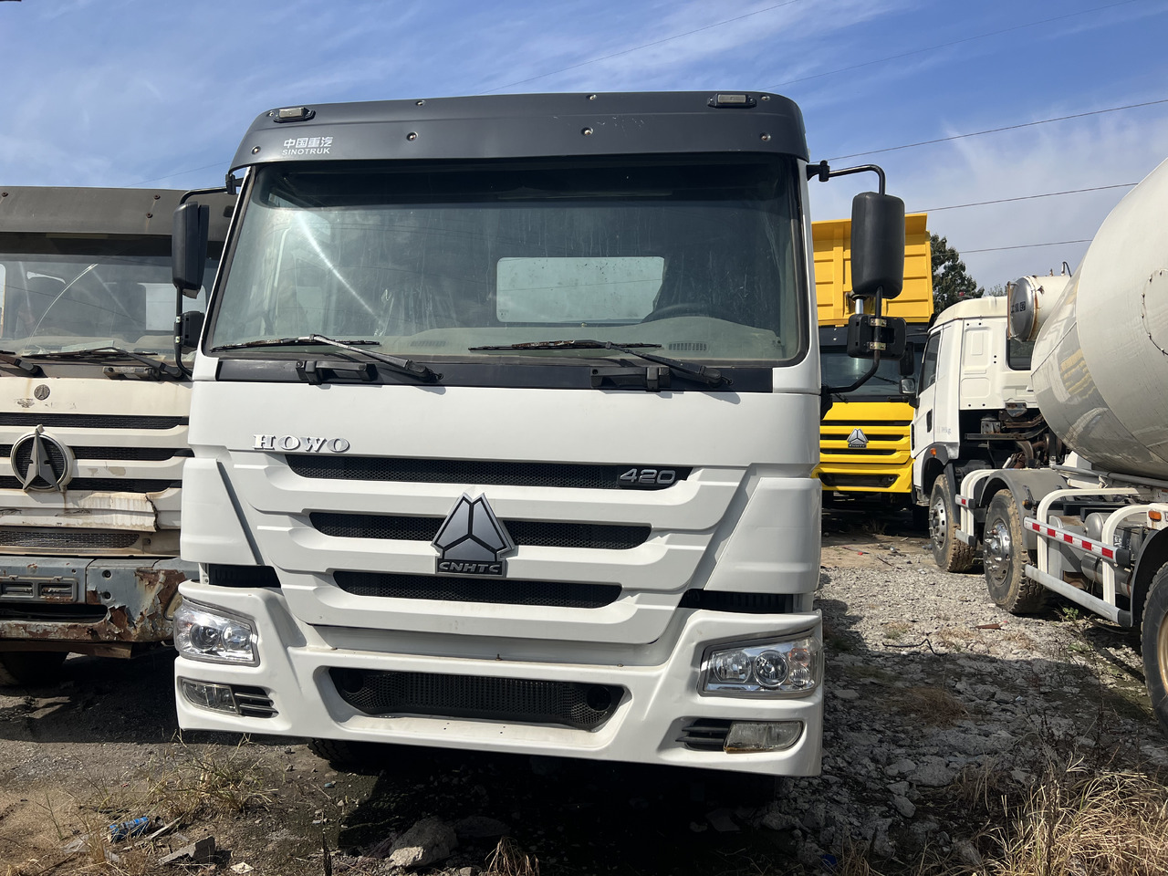 SINOTRUK Trailer head - Tractor unit: picture 2 SINOTRUK Trailer head - Tractor unit: picture 2