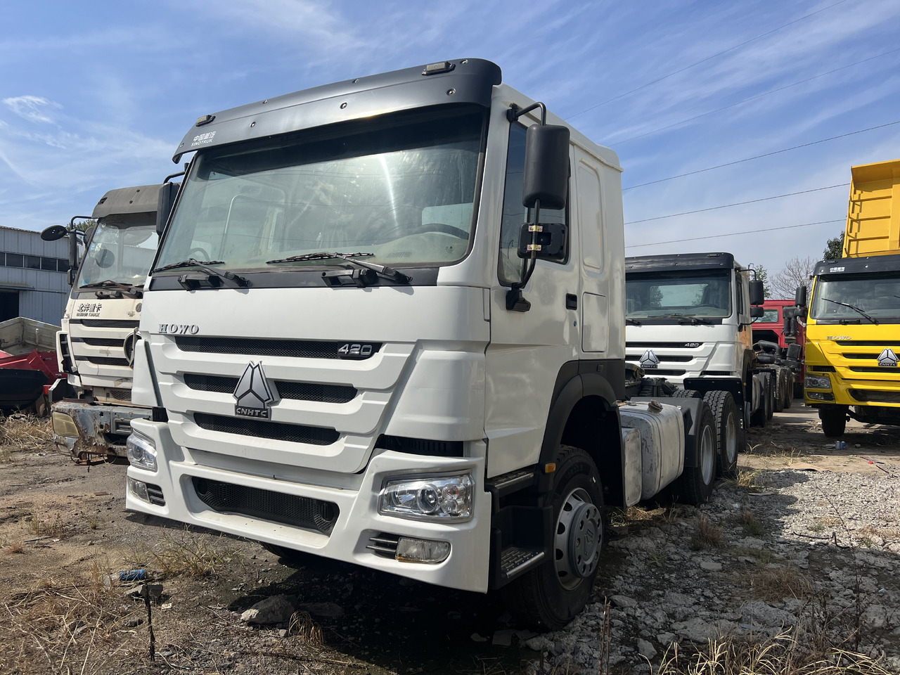 SINOTRUK Trailer head - Tractor unit: picture 3 SINOTRUK Trailer head - Tractor unit: picture 3
