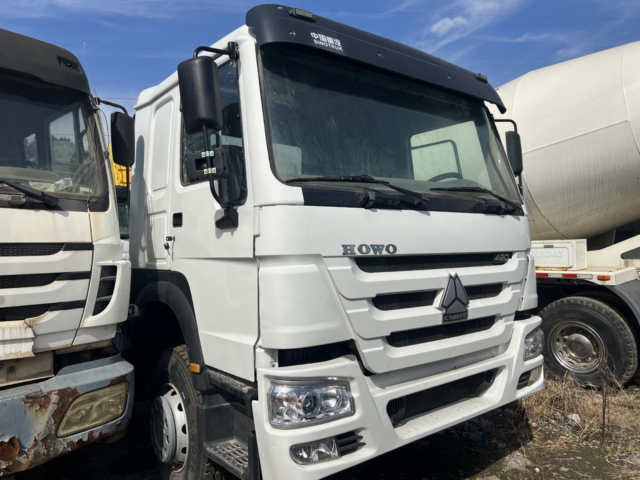 SINOTRUK Trailer head - Tractor unit: picture 1 SINOTRUK Trailer head - Tractor unit: picture 1