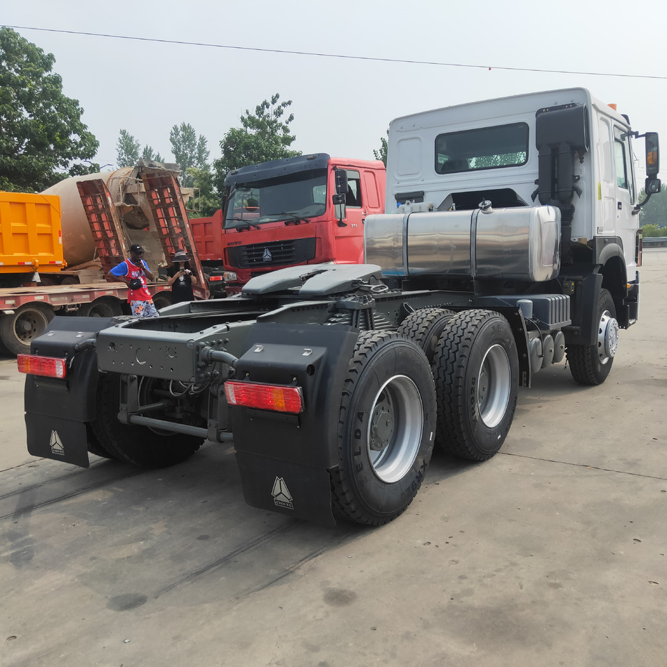 SINOTRUK Trailer head - Tractor unit: picture 4 SINOTRUK Trailer head - Tractor unit: picture 4