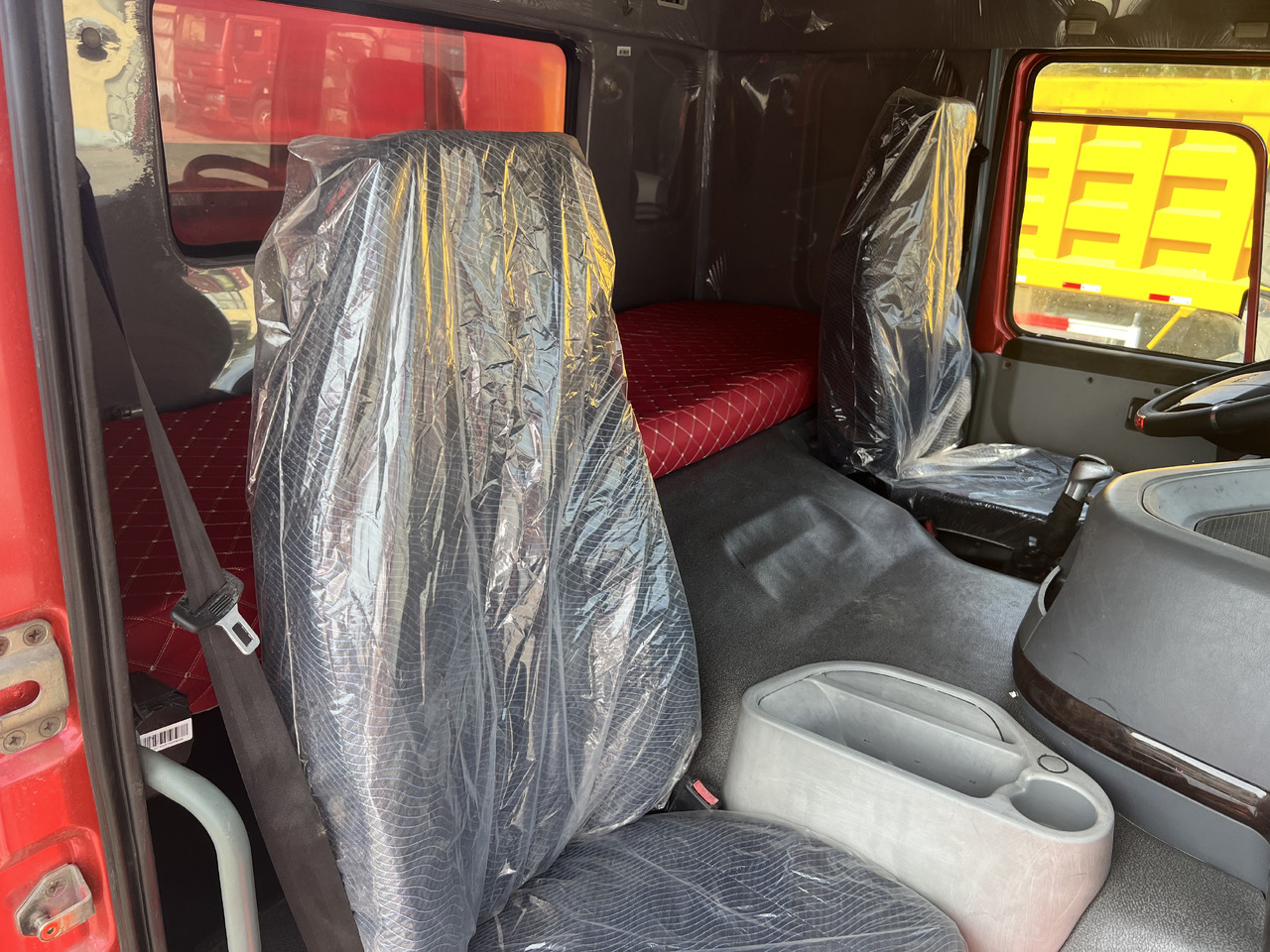 Truck SINOTRUK HOWO 8*4 Fence Truck: picture 7