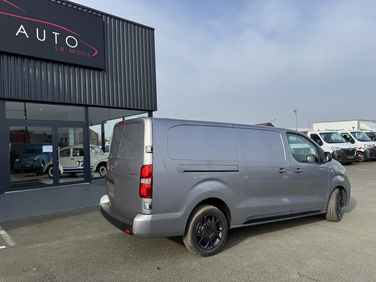 CITROEN Jumpy XL 2.0 BlueHDi - 180 S&S - BV EAT8 III FOURGON . PHASE 2 - Panel van: picture 5 CITROEN Jumpy XL 2.0 BlueHDi - 180 S&S - BV EAT8 III FOURGON . PHASE 2 - Panel van: picture 5