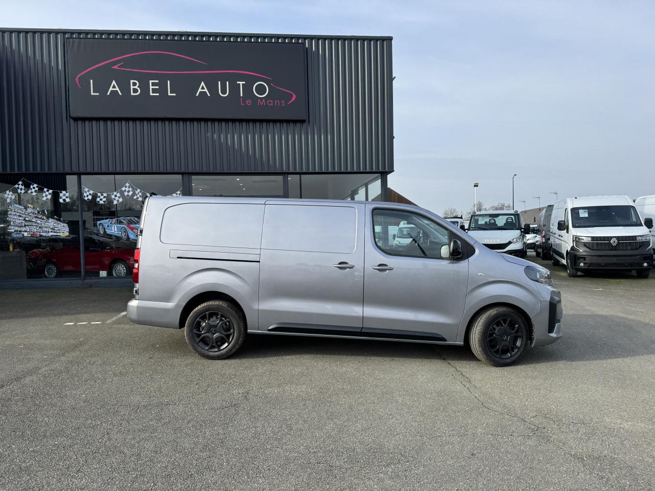 CITROEN jumpy 2 PLACES XL 2.0 BLUEHDI 180CH S&S PACK PREMIUM CONNECT EAT8 on lease CITROEN jumpy 2 PLACES XL 2.0 BLUEHDI 180CH S&S PACK PREMIUM CONNECT EAT8: picture 8 CITROEN jumpy 2 PLACES XL 2.0 BLUEHDI 180CH S&S PACK PREMIUM CONNECT EAT8 on lease CITROEN jumpy 2 PLACES XL 2.0 BLUEHDI 180CH S&S PACK PREMIUM CONNECT EAT8: picture 8