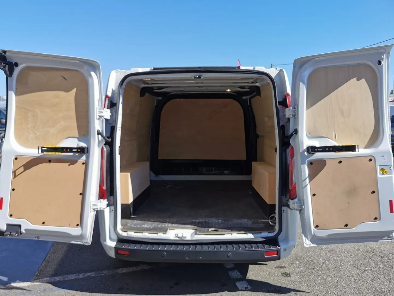Ford Transit Custom 280 L1H1 2.0 ECOBLUE 130 S&S TREND BUSINESS BVA6 - Panel van: picture 3 Ford Transit Custom 280 L1H1 2.0 ECOBLUE 130 S&S TREND BUSINESS BVA6 - Panel van: picture 3