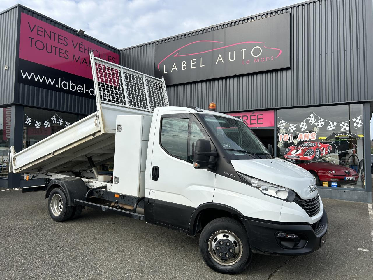 IVECO Daily 35 C 14 S&S (Quad-Leaf) CHASSIS CABINE 2014 35C/35S Chassis cabine 35 C Epmt.3.75 PHASE 3 - Tipper van: picture 1 IVECO Daily 35 C 14 S&S (Quad-Leaf) CHASSIS CABINE 2014 35C/35S Chassis cabine 35 C Epmt.3.75 PHASE 3 - Tipper van: picture 1