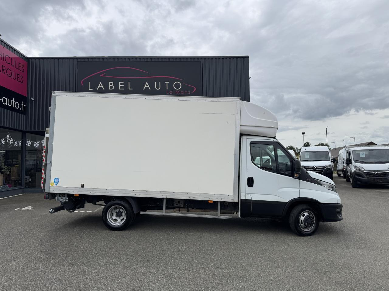 Iveco Daily 35 C 16 CAISSE HAYON 20M3 - Box van: picture 1 Iveco Daily 35 C 16 CAISSE HAYON 20M3 - Box van: picture 1