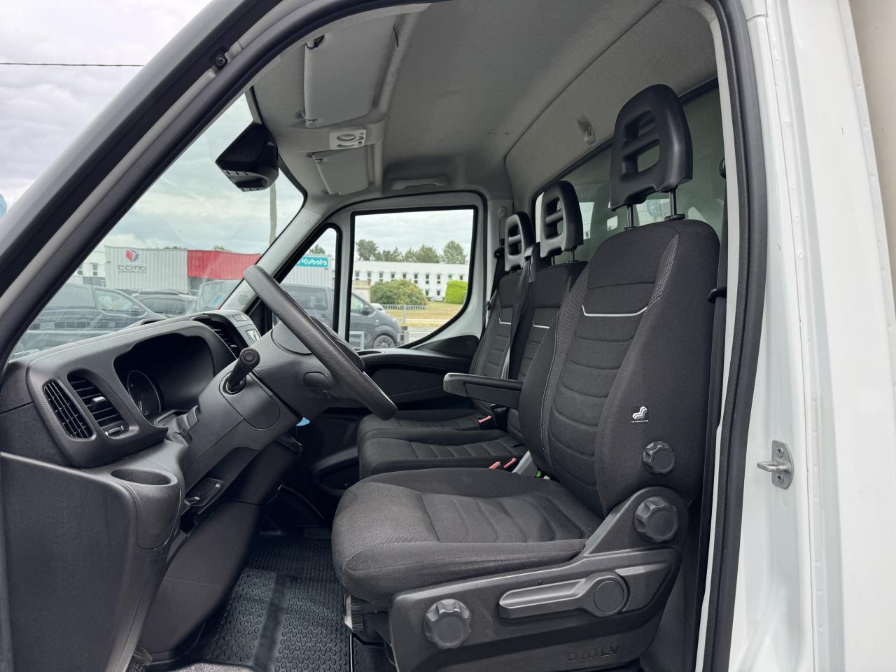 Iveco Daily 35 C 16 CAISSE HAYON 20M3 - Box van: picture 5 Iveco Daily 35 C 16 CAISSE HAYON 20M3 - Box van: picture 5