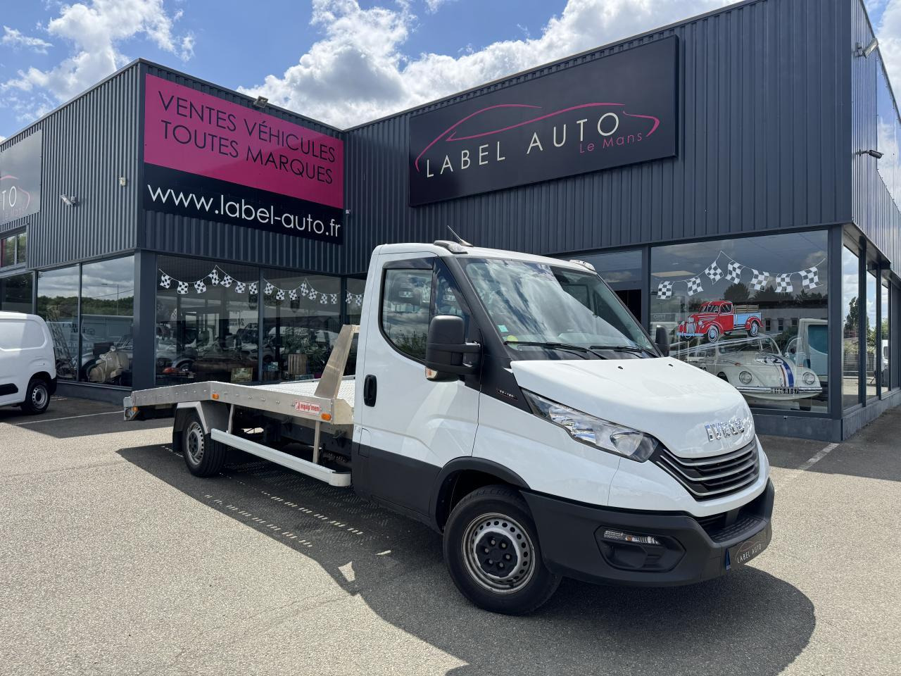 Iveco Daily IVECO PORTE VOITURE DEPANNEUSE 35 S 16 3L0 160 CH EMPATTEMENT 4100 PLATEAU FIX'ALU EQUIP'M - Autotransporter truck: picture 2 Iveco Daily IVECO PORTE VOITURE DEPANNEUSE 35 S 16 3L0 160 CH EMPATTEMENT 4100 PLATEAU FIX'ALU EQUIP'M - Autotransporter truck: picture 2