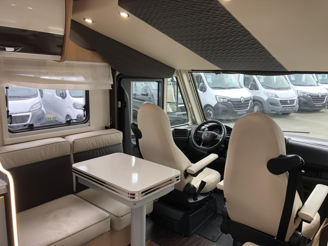 MC LOUIS NEVIS 281 - Integrated motorhome: picture 5 MC LOUIS NEVIS 281 - Integrated motorhome: picture 5