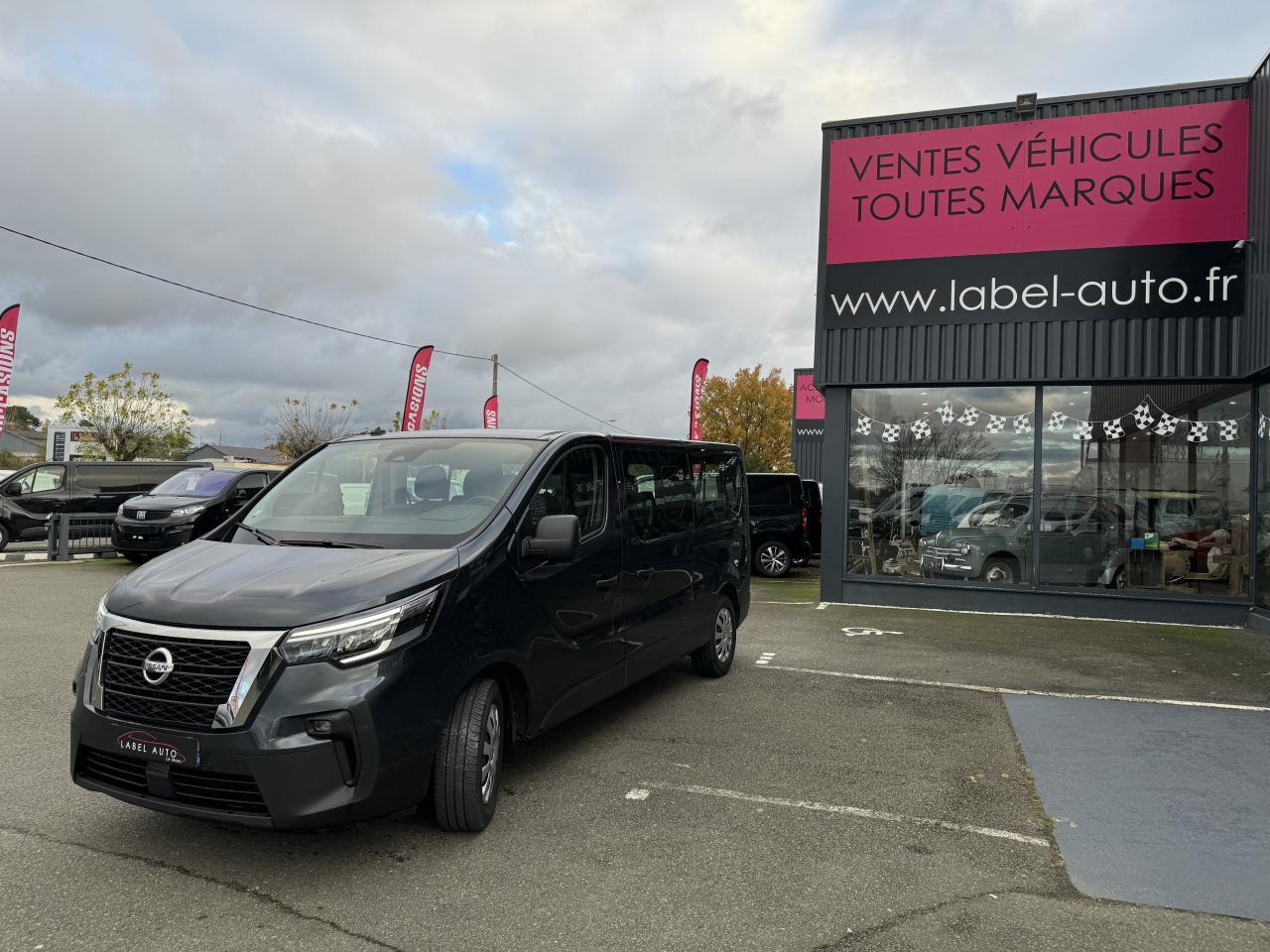 Car Nissan NV300 N-Connecta 3.0t L2H1 2.0 dCi - 150 - Stop/Start COMBI Combi L2H1 PHASE 2: picture 7