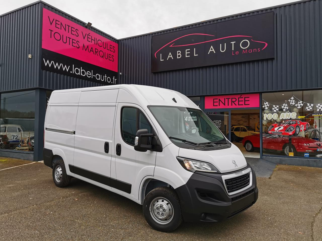 PEUGEOT Boxer 3.5t L2H2 2.2 HDi S&S Maxi - 140 III FOURGON TOLE Fourgon Tolé 435 L2H2 PHASE 3 - Panel van: picture 1 PEUGEOT Boxer 3.5t L2H2 2.2 HDi S&S Maxi - 140 III FOURGON TOLE Fourgon Tolé 435 L2H2 PHASE 3 - Panel van: picture 1