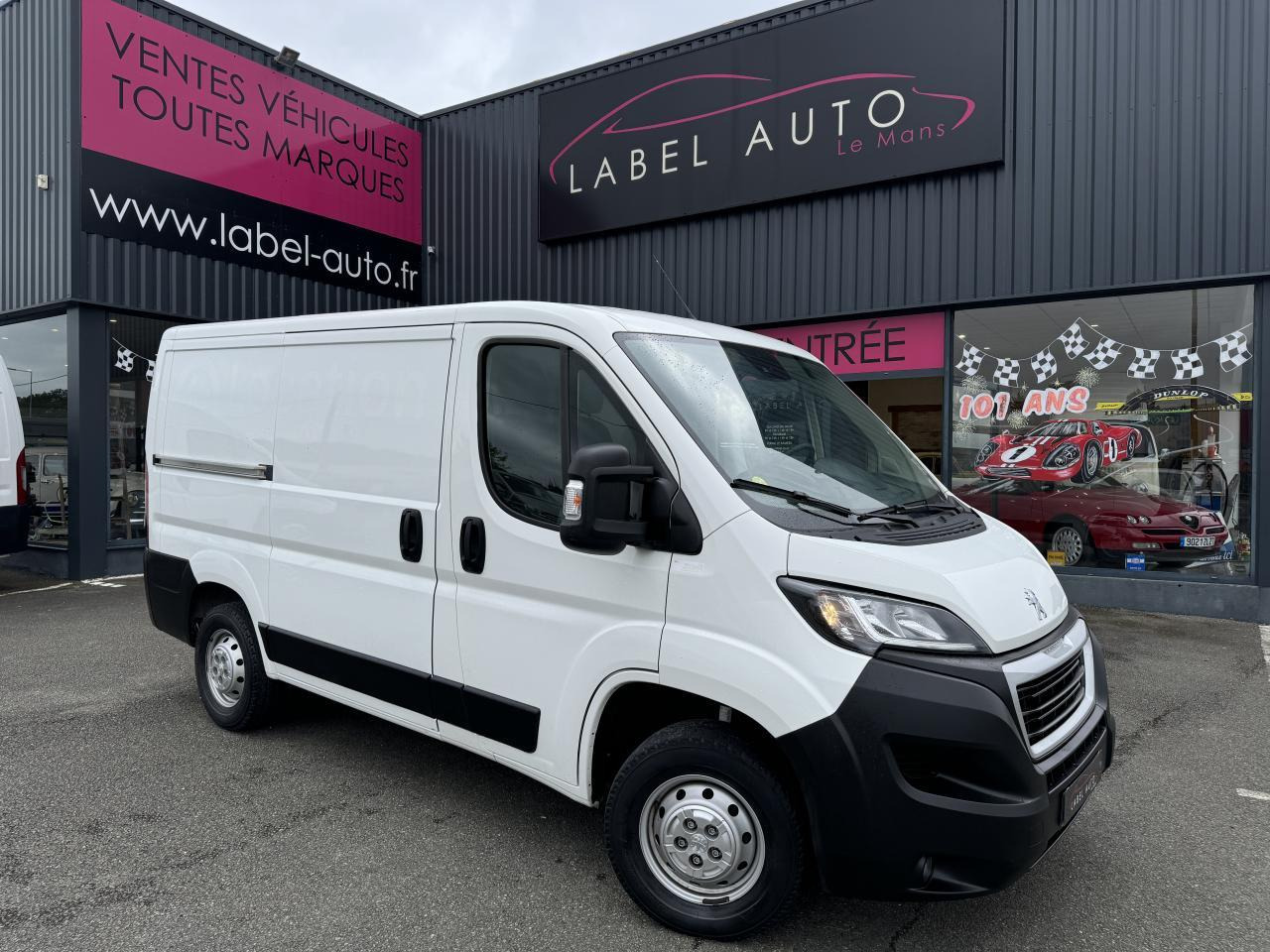 Peugeot Boxer 333 L1H1 2.2 BLUEHDI S&S 140CH ASPHALT - Panel van: picture 1 Peugeot Boxer 333 L1H1 2.2 BLUEHDI S&S 140CH ASPHALT - Panel van: picture 1