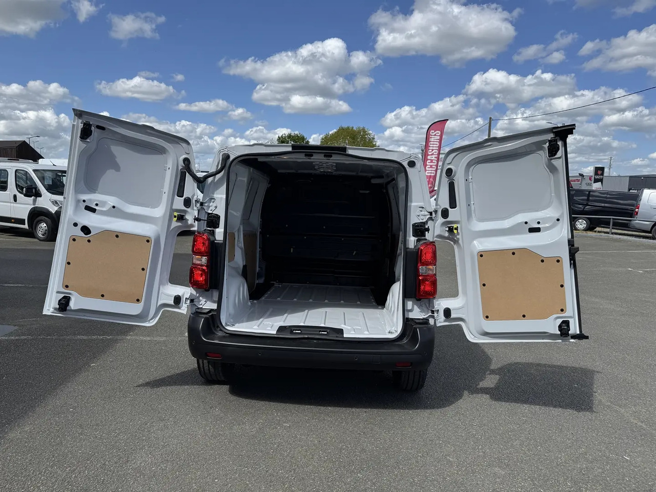 Peugeot Expert M 2.0 BLUEHDI 145CH S&S EAT8 - Panel van: picture 3 Peugeot Expert M 2.0 BLUEHDI 145CH S&S EAT8 - Panel van: picture 3