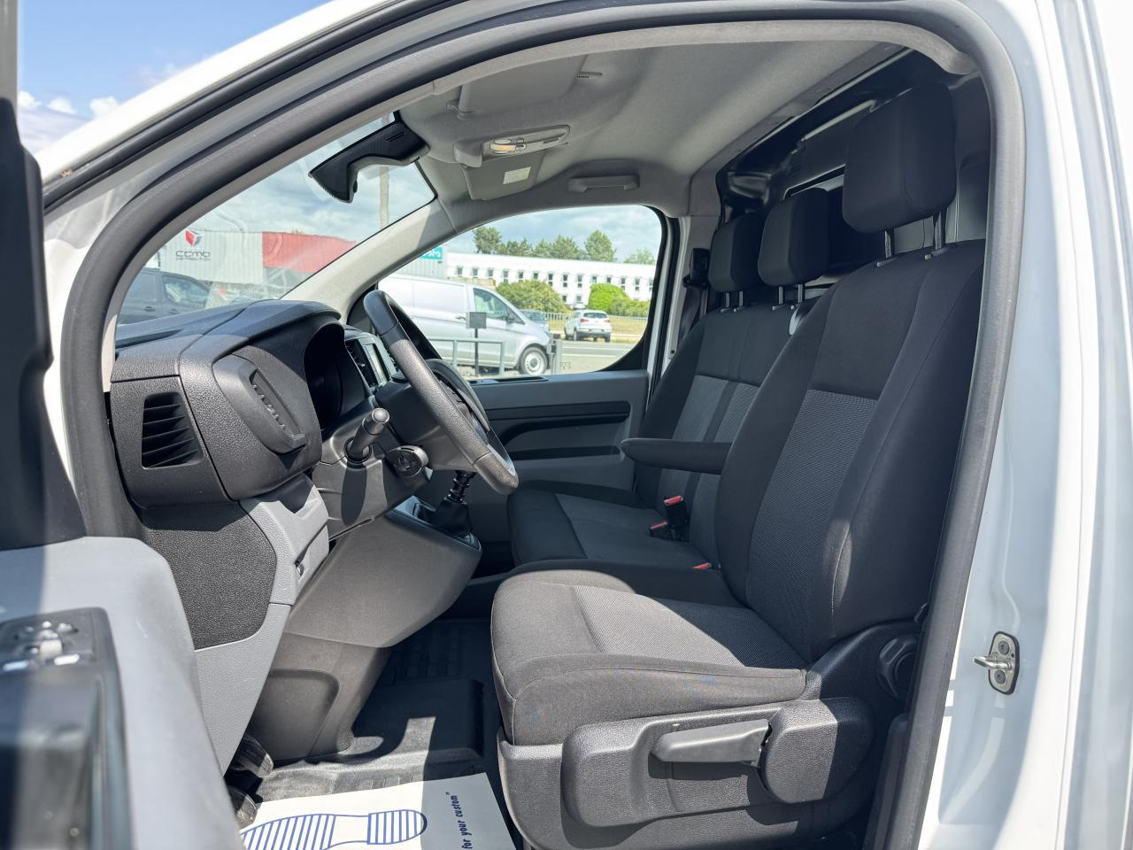 Peugeot Expert XL 2.0 BLUEHDI 145CH S&S PACK ASPHALT - Panel van: picture 4 Peugeot Expert XL 2.0 BLUEHDI 145CH S&S PACK ASPHALT - Panel van: picture 4