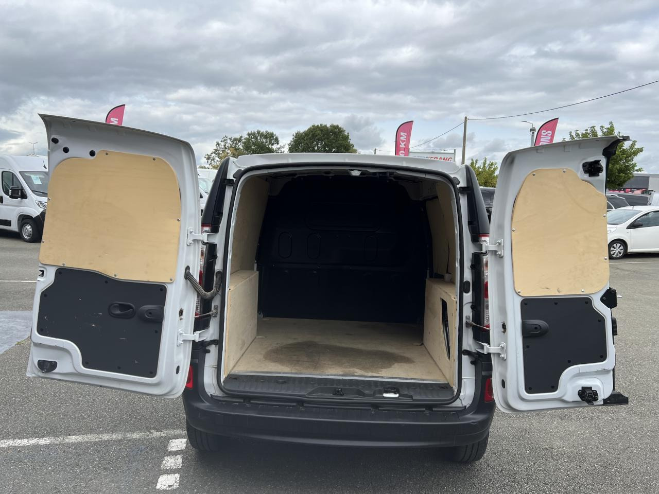 RENAULT KANGOO 1.5 DCI 80CH CONFORT - Panel van: picture 3 RENAULT KANGOO 1.5 DCI 80CH CONFORT - Panel van: picture 3