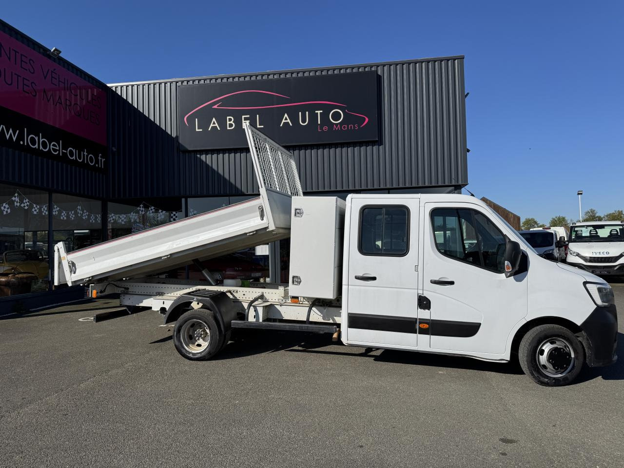 RENAULT MASTER 3T5 BENNE + COFFRE RJ DOUBLE CABINE 6 PL 2.3 DCI 130 CH CONFORT + GPS + REGUL + CLIM - Tipper van: picture 1 RENAULT MASTER 3T5 BENNE + COFFRE RJ DOUBLE CABINE 6 PL 2.3 DCI 130 CH CONFORT + GPS + REGUL + CLIM - Tipper van: picture 1