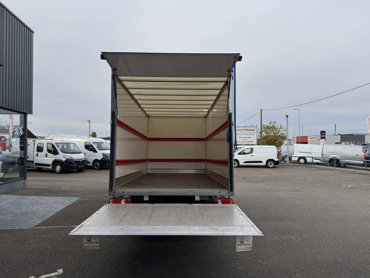 RENAULT Master Confort R3500 L3 2.3 dCi - 145 III CHASSIS CABINE Châssis Cabine L3 Propulsion PHASE 3 - Box van: picture 3 RENAULT Master Confort R3500 L3 2.3 dCi - 145 III CHASSIS CABINE Châssis Cabine L3 Propulsion PHASE 3 - Box van: picture 3