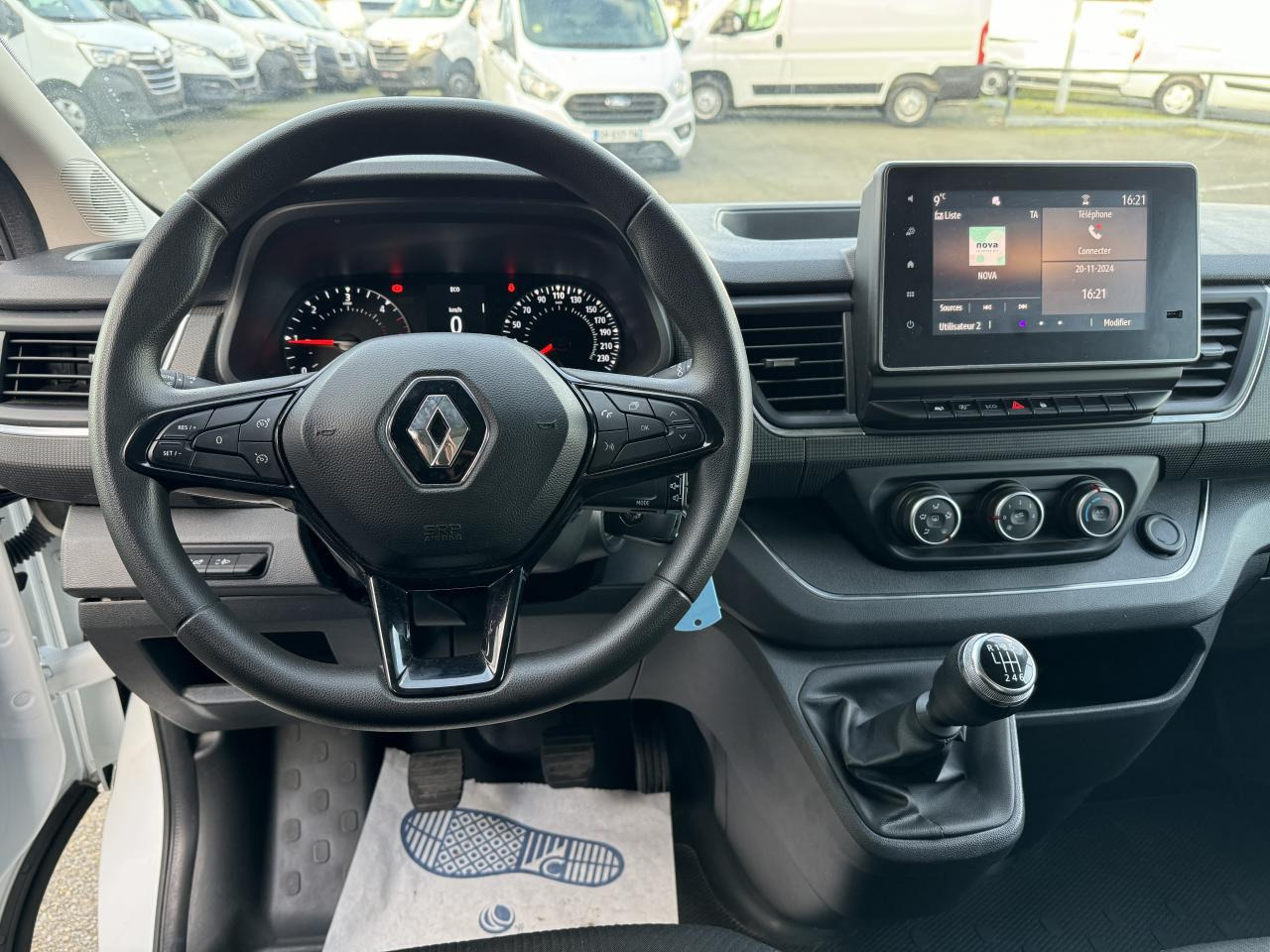 RENAULT TRAFIC L2H1 2.0 DCI 130CH GRAND CONFORT - Panel van: picture 4 RENAULT TRAFIC L2H1 2.0 DCI 130CH GRAND CONFORT - Panel van: picture 4