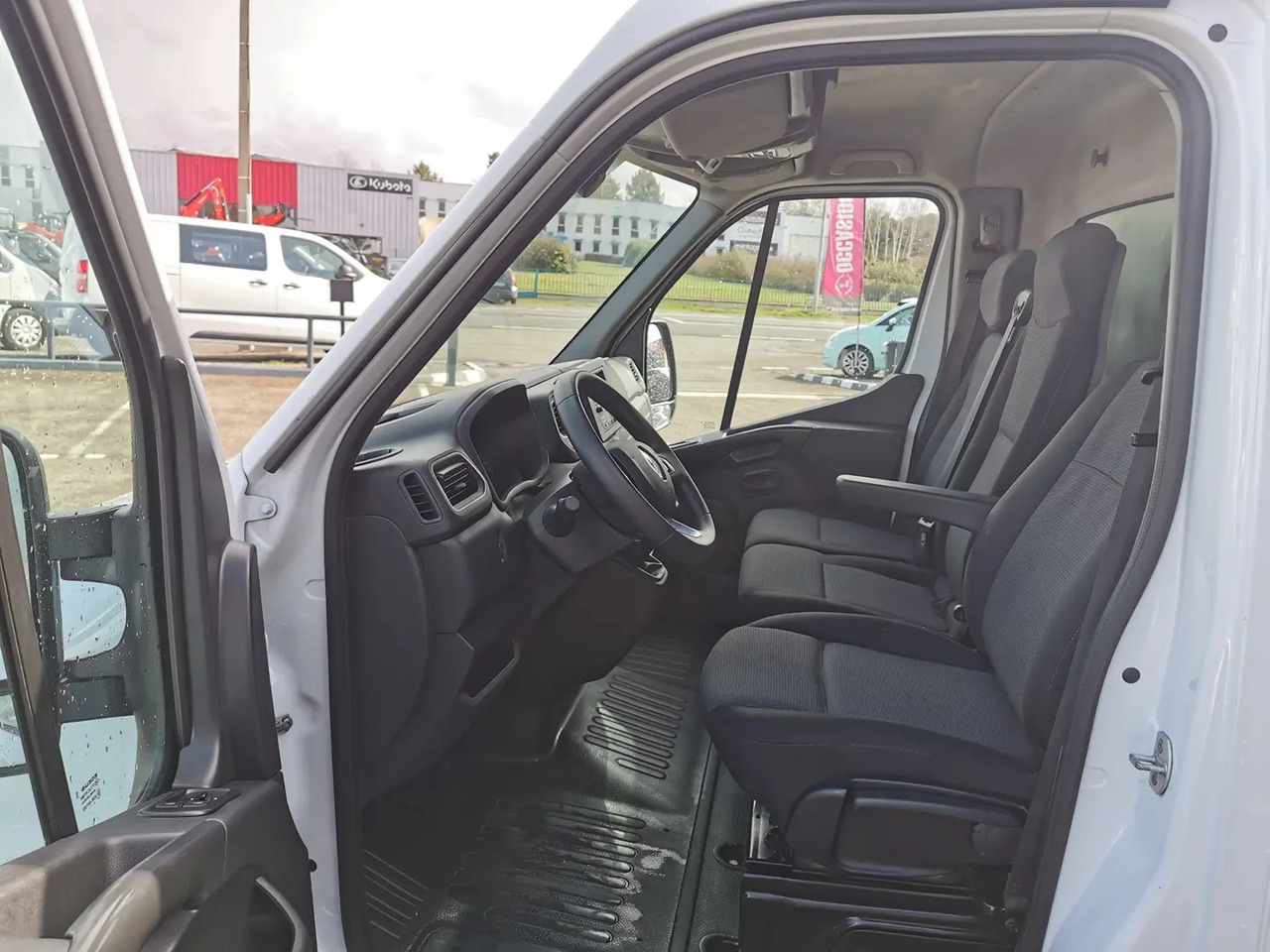 Renault Master R3500RJ L3 2.3 DCI 130CH DOUBLE CABINE CONFORT EUROVI - Tipper van, Combi van: picture 4 Renault Master R3500RJ L3 2.3 DCI 130CH DOUBLE CABINE CONFORT EUROVI - Tipper van, Combi van: picture 4