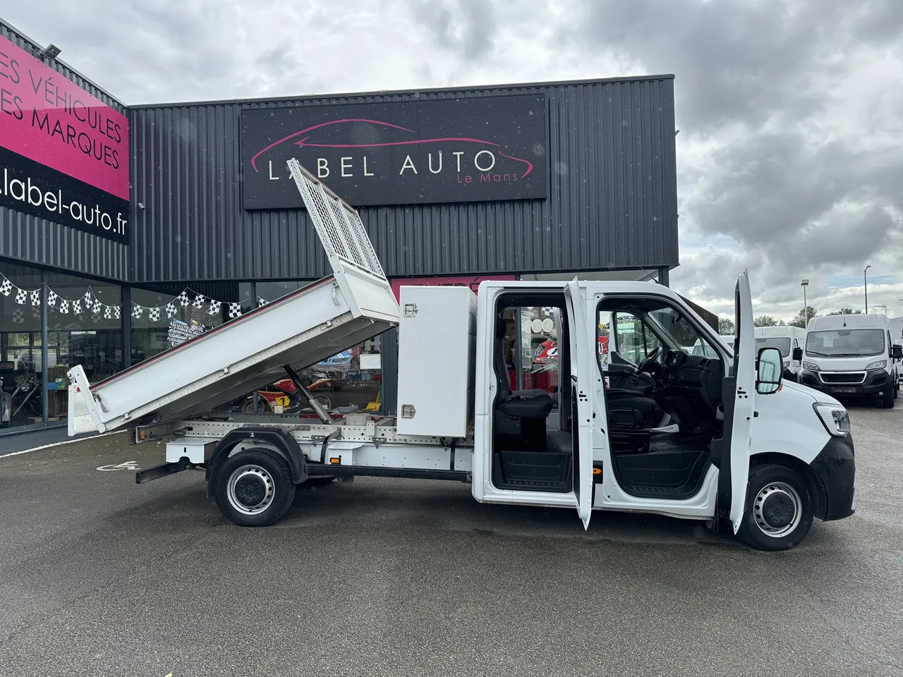 Renault Master RJ3500 L4 2.3 BLUE DCI 130CH DOUBLE CABINE CONFORT EUROVI - Tipper van, Combi van: picture 1 Renault Master RJ3500 L4 2.3 BLUE DCI 130CH DOUBLE CABINE CONFORT EUROVI - Tipper van, Combi van: picture 1