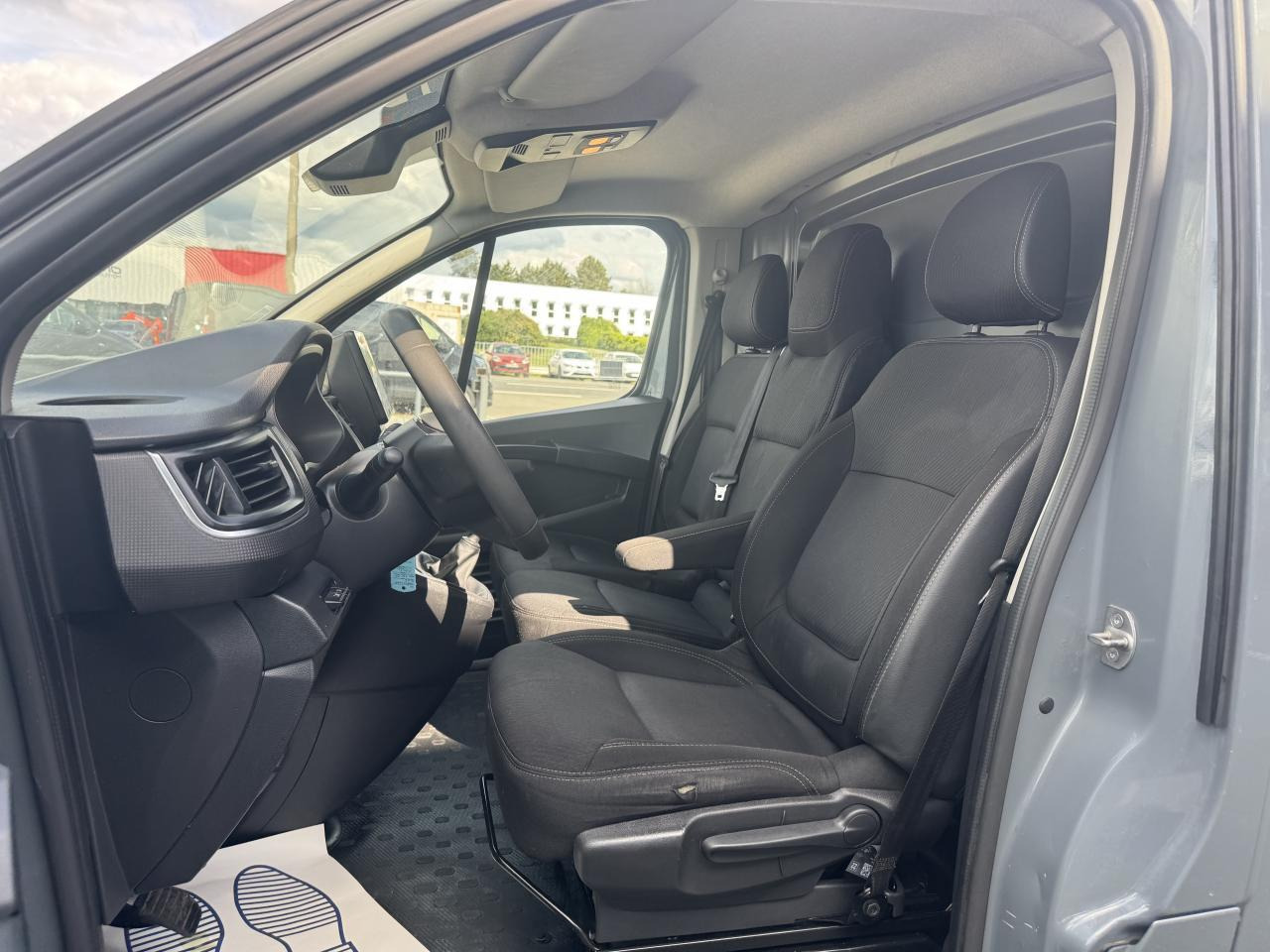 Renault Trafic L1H1 2T8 2.0 BLUE DCI 130CH GRAND CONFORT - Panel van: picture 5 Renault Trafic L1H1 2T8 2.0 BLUE DCI 130CH GRAND CONFORT - Panel van: picture 5