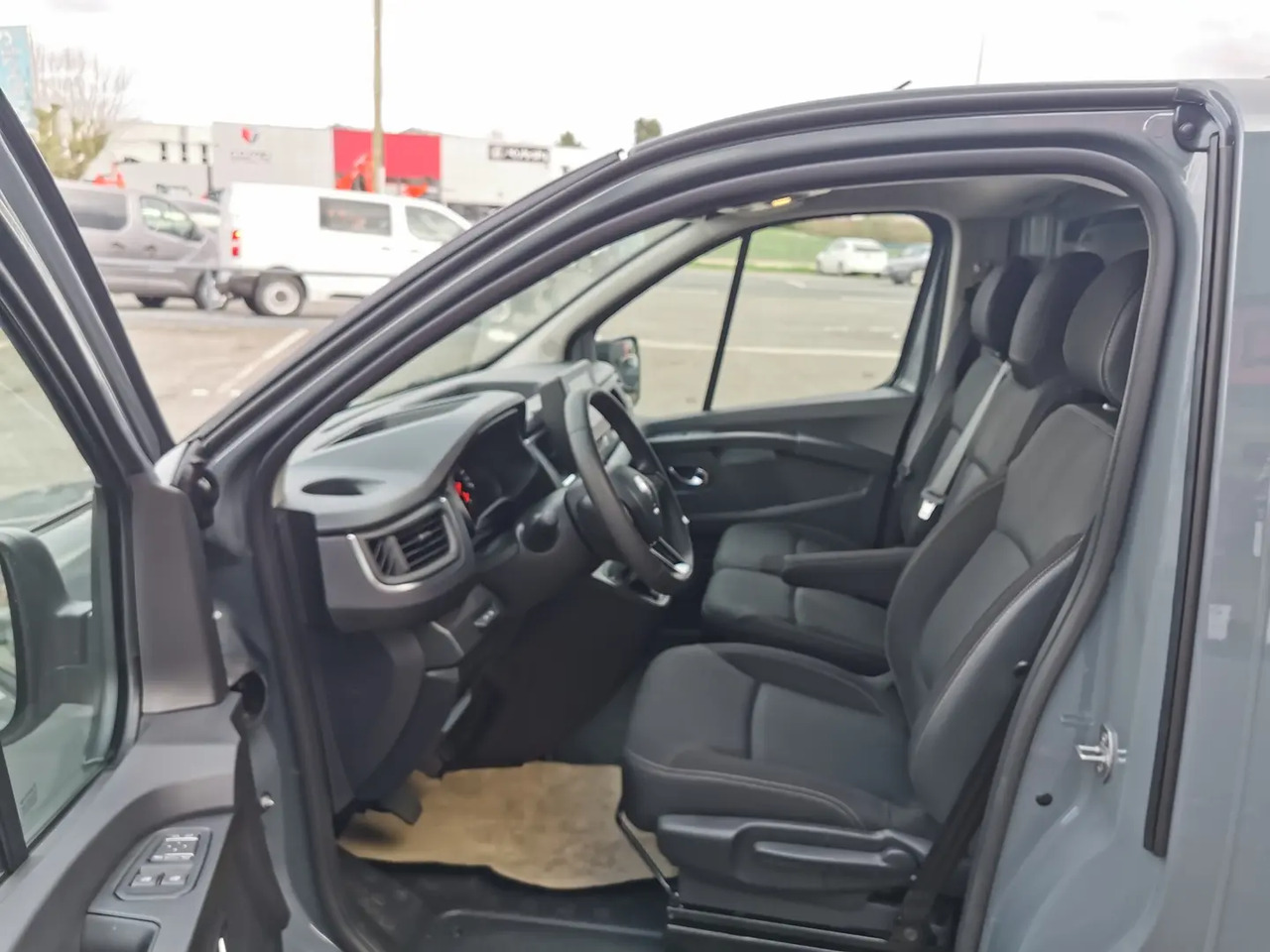 Renault Trafic L2H1 3T 2.0 BLUE DCI 170CH ADVANCE - Panel van: picture 5 Renault Trafic L2H1 3T 2.0 BLUE DCI 170CH ADVANCE - Panel van: picture 5