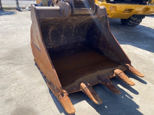 Crawler excavator CATERPILLAR 330 F: picture 17